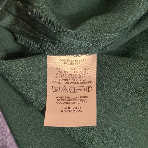 Green Sleeveless High Collar Top - Picture 8 of 9